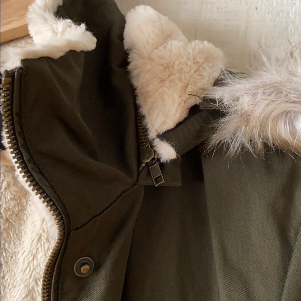 Forever 21 winter jacket - Picture 7 of 7